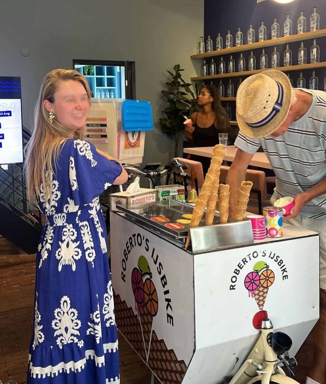 De ijscokar op een binnenevenement